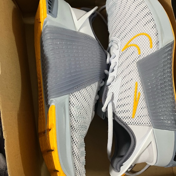 Nike Other - Nike Metcon 9 Flyease